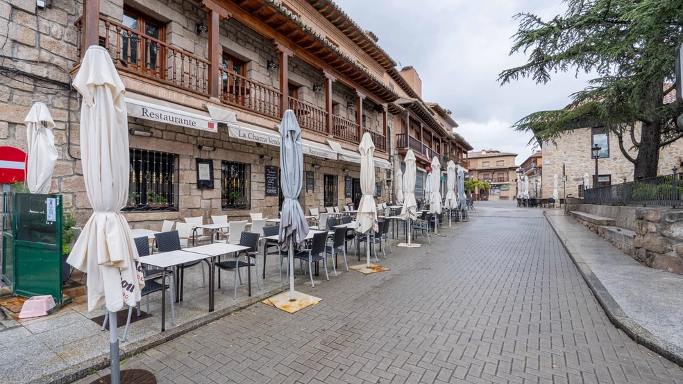 Commerce de détail dans Manzanares el Real, Madrid à vendre - Photo du bâtiment - Image 2 de 15