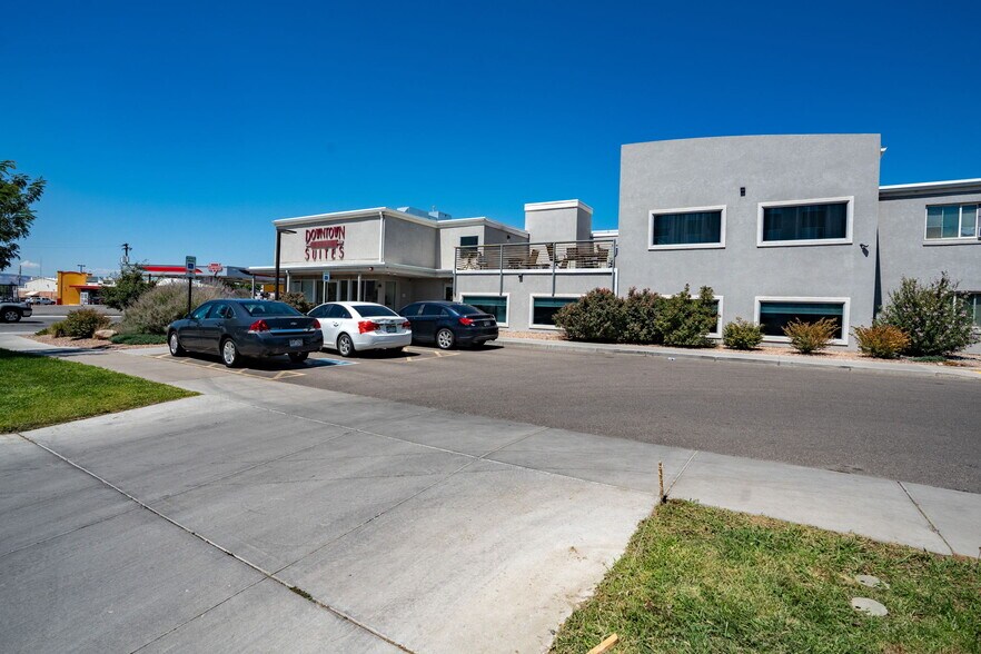 104 White Ave, Grand Junction, CO à vendre - Photo du bâtiment - Image 2 de 21