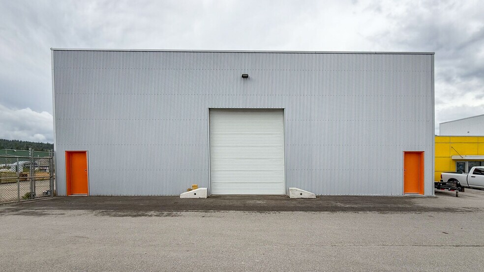 9013-9021 Jim Bailey Rd, Kelowna, BC à vendre - Photo du bâtiment - Image 3 de 25