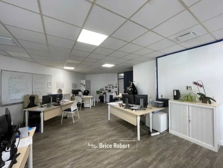 Bureau dans Villeurbanne à louer - Photo intérieure - Image 3 de 7