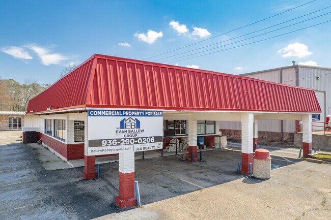 Plus de détails pour 1612 N Frazier St, Conroe, TX - Commerce de détail à louer