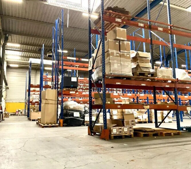 Flex in Torcy for lease - Building Photo - Image 3 of 8