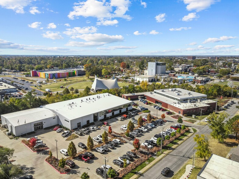 700 SE 5th St, Bentonville, AR for lease - Building Photo - Image 1 of 21