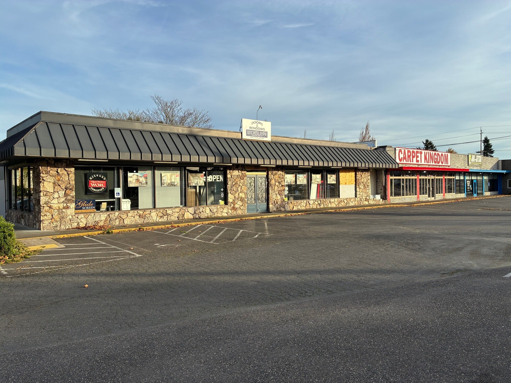 700 NE 102nd Ave, Portland, OR à vendre Photo principale- Image 1 de 9
