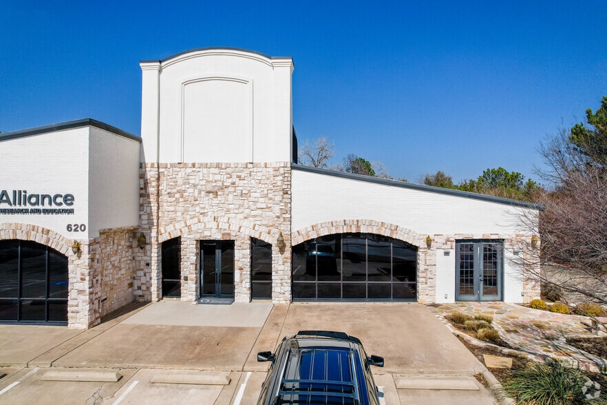 620 E Southlake Blvd, Southlake, TX for lease - Building Photo - Image 3 of 4