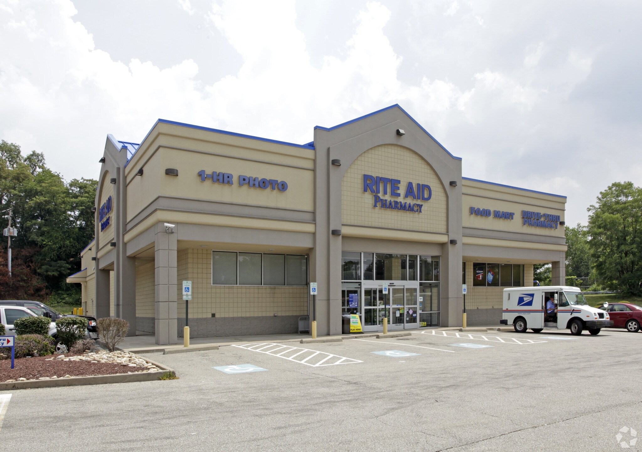 4927 Homeville Rd, West Mifflin, PA à louer Photo principale- Image 1 de 3