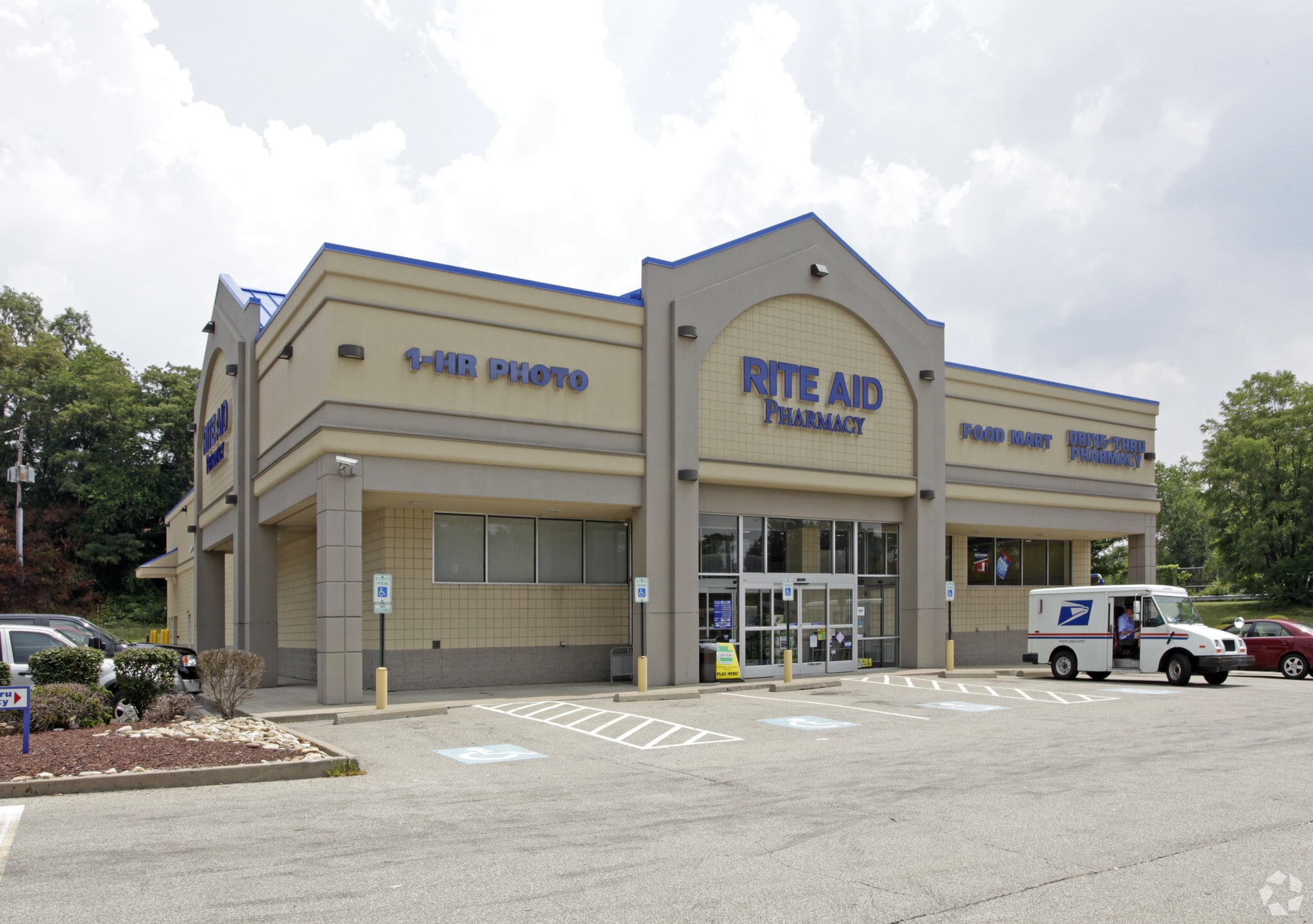 4927 Homeville Rd, West Mifflin, PA for lease Primary Photo- Image 1 of 3