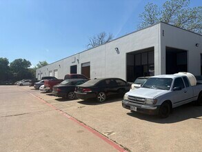 800-804 Secretary Dr, Arlington, TX à louer Photo du bâtiment- Image 1 de 3