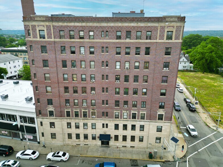 Grove & Harrison Portfolio portefeuille de 2 propriétés à vendre sur LoopNet.ca - Photo du bâtiment - Image 3 de 6