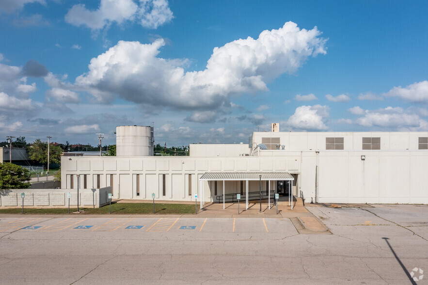 5310-5400 NW 5th St, Oklahoma City, OK for lease - Building Photo - Image 1 of 16