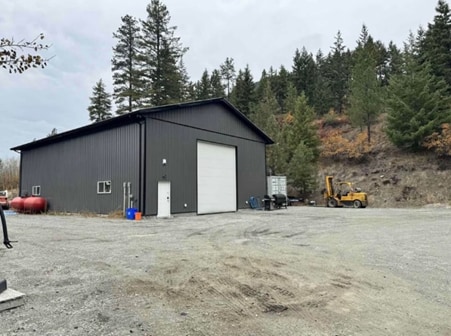 4402 Maxwell Rd, Peachland, BC for lease Primary Photo- Image 1 of 3