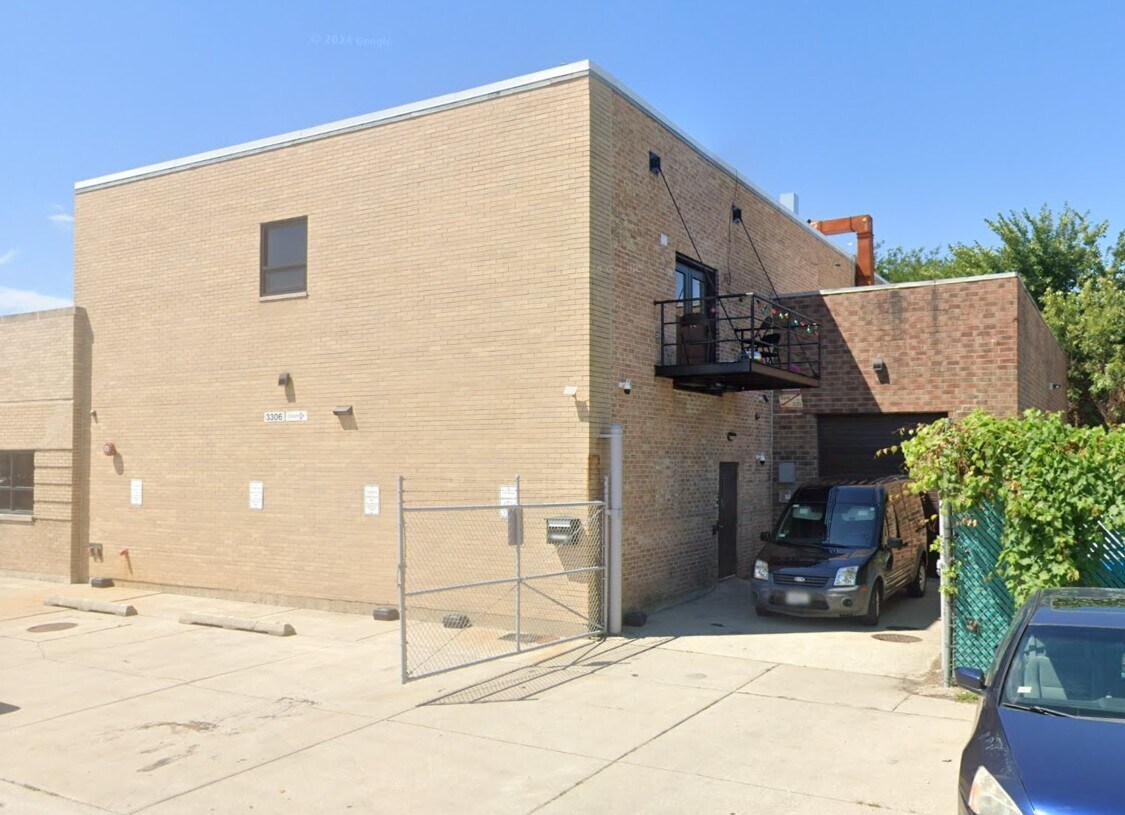 3300-3306 N Knox Ave, Chicago, IL à louer Photo du bâtiment- Image 1 de 16