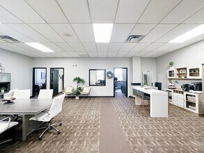 323 Columbia St, Lafayette, IN for lease Interior Photo- Image 1 of 11