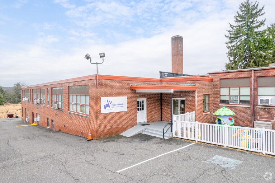 3000 Main St, Green Lane, PA à louer - Photo principale - Image 1 de 9
