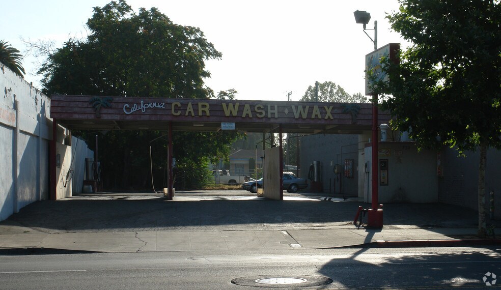 732 S 1st St, San Jose, CA à vendre - Photo du bâtiment - Image 2 de 3