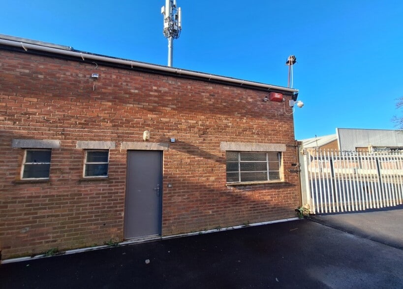 11-15A Station Rd, Yate à louer - Photo du bâtiment - Image 2 de 3