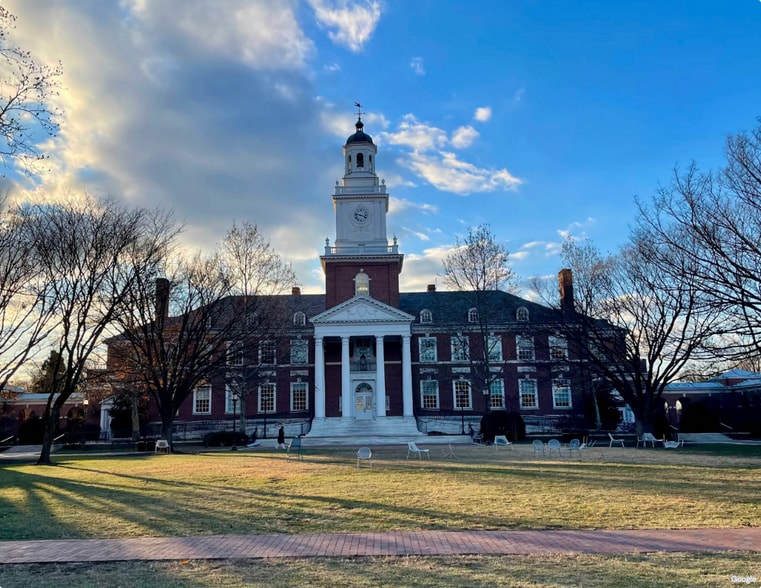 JHU Student Housing portfolio of 2 properties for sale on LoopNet.ca - Building Photo - Image 2 of 7