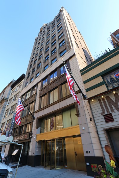 254 W 31st St, New York, NY for lease - Building Photo - Image 1 of 5