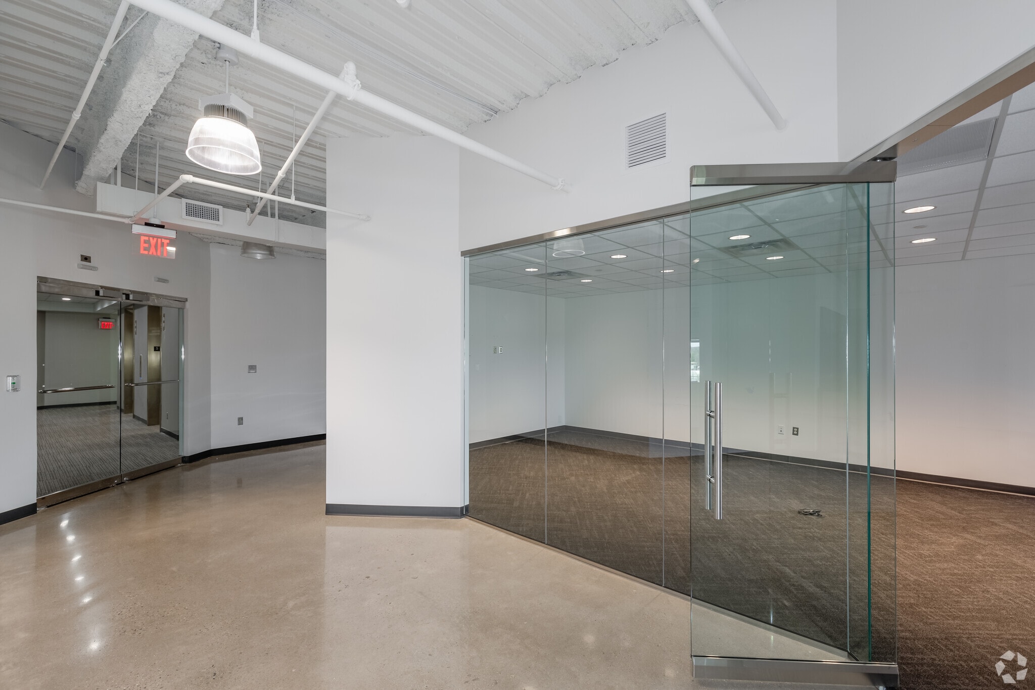 6 Montgomery Village Ave, Gaithersburg, MD à louer Photo intérieure- Image 1 de 5