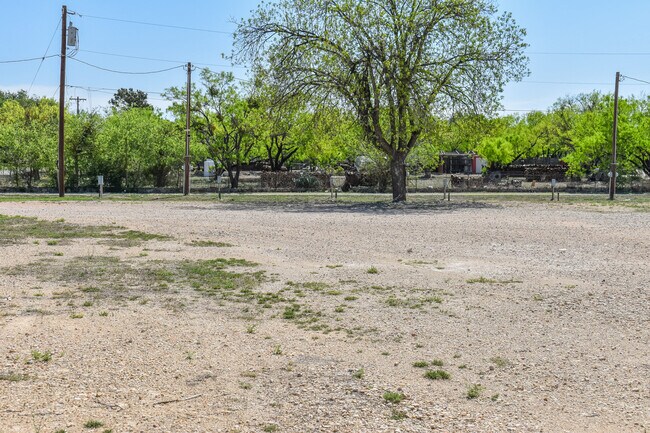 Plus de détails pour 903 W Broadway St, Eden, TX - Terrain à vendre