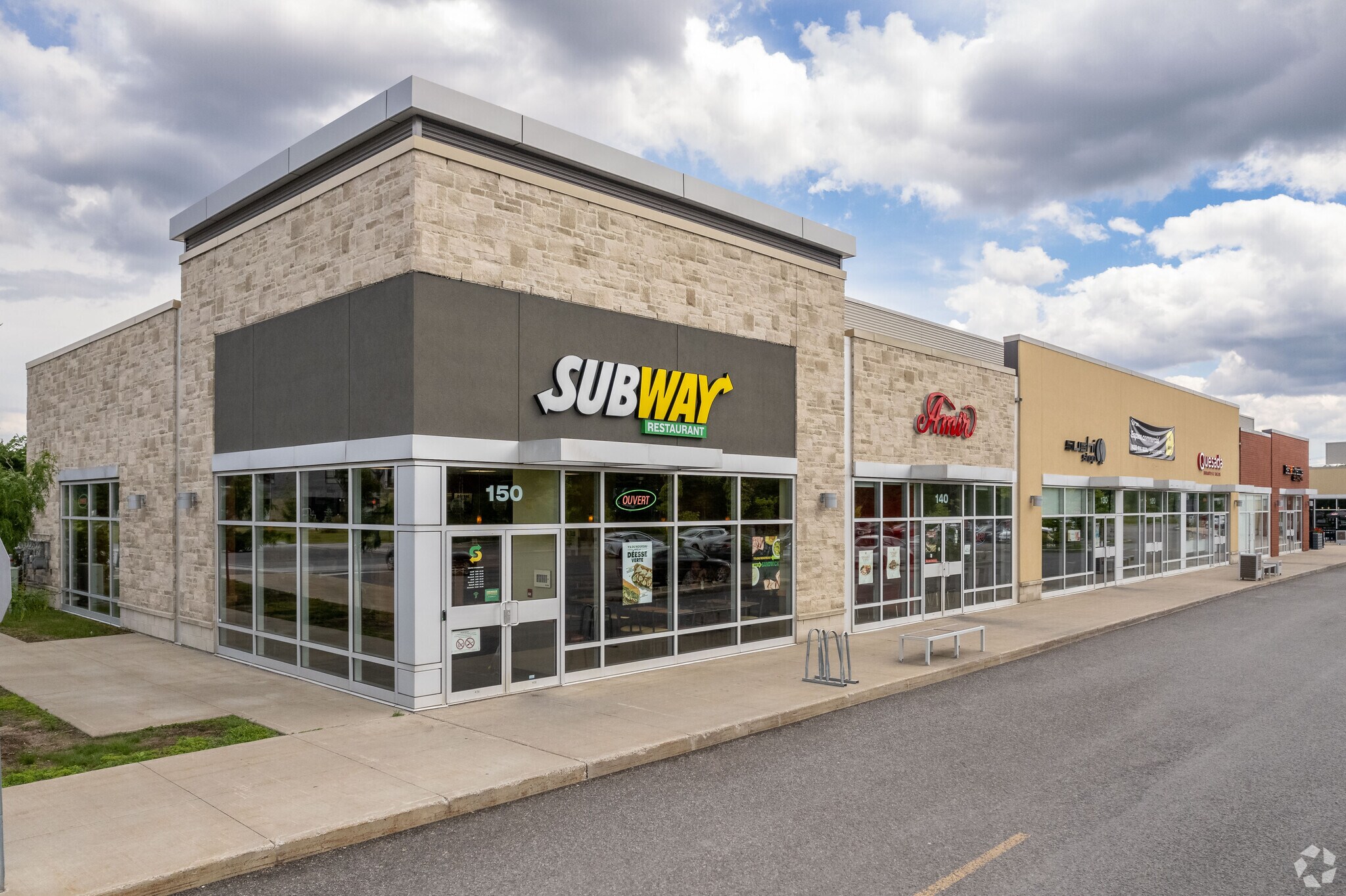 2800 Boul de la Pinière, Terrebonne, QC for sale Primary Photo- Image 1 of 1