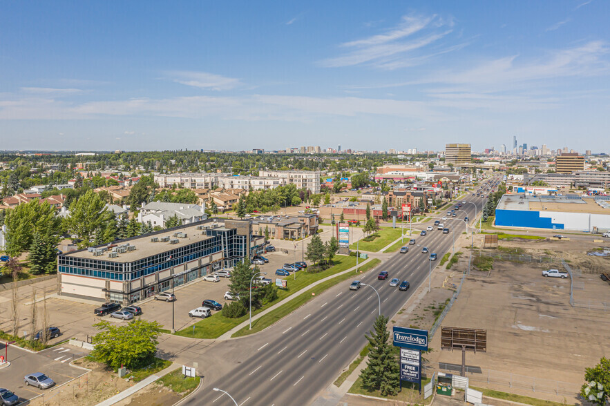 4628-4640 Calgary Trl NW, Edmonton, AB à louer - A rien - Image 1 de 4