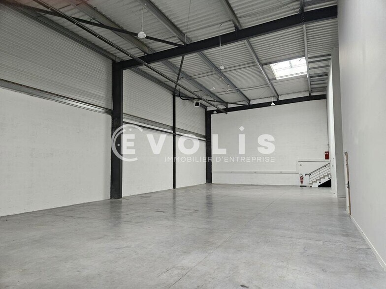 6-8 Rue Ambroise Croizat, Palaiseau for lease - Building Photo - Image 3 of 9