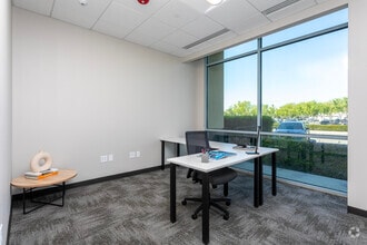 265 E River Park Cir, Fresno, CA for lease Interior Photo- Image 2 of 3