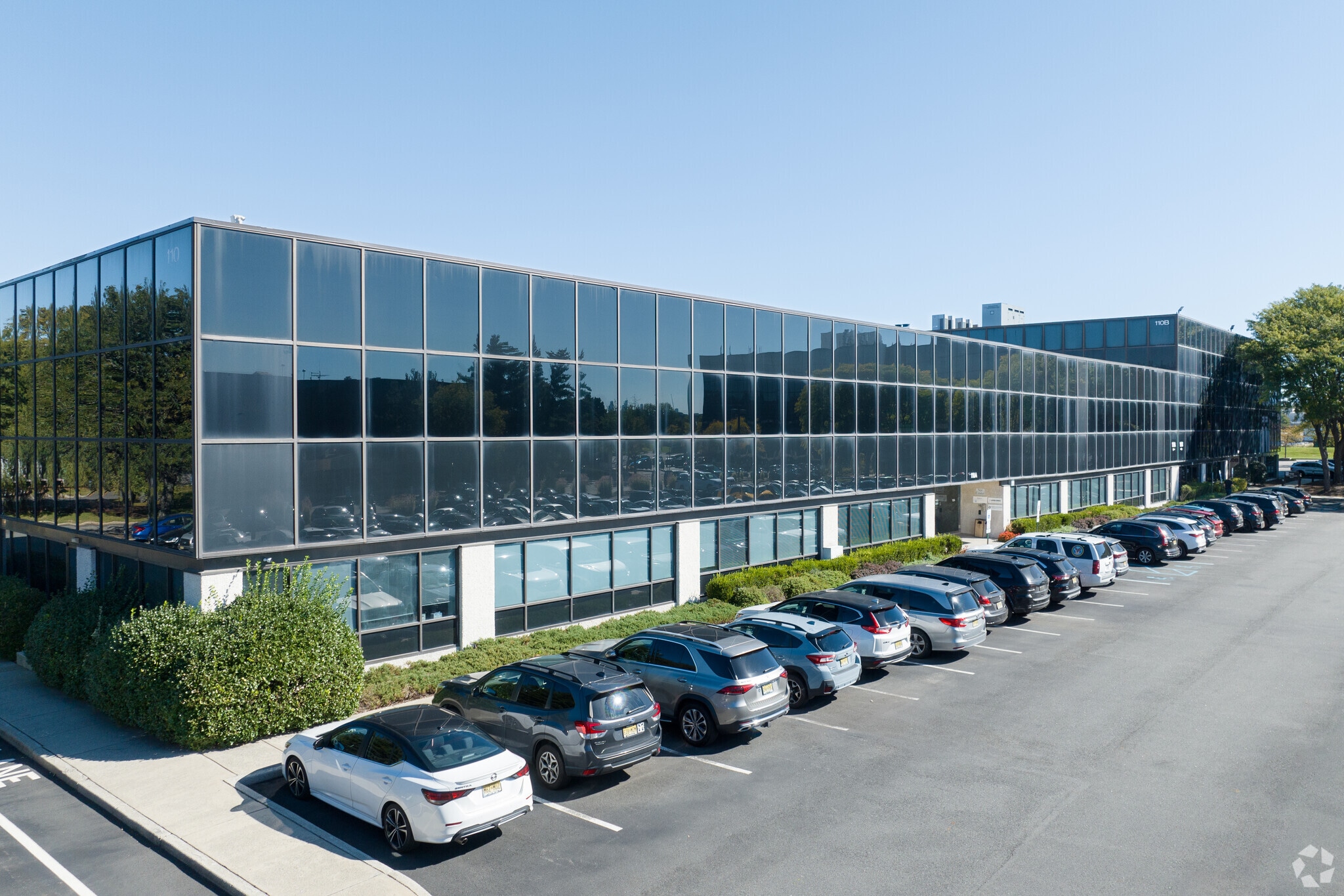 110A Meadowlands Pky, Secaucus, NJ à louer Photo principale- Image 1 de 15