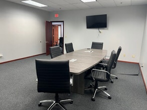 1031 Office Park Rd, West Des Moines, IA for lease Interior Photo- Image 1 of 2