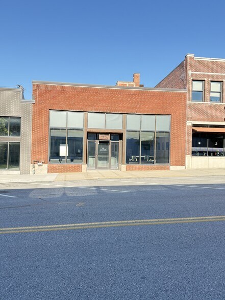 1708 Baltimore Ave, Kansas City, MO à louer - Photo du bâtiment - Image 2 de 11