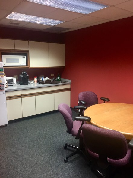 6450 Hamlin Ave, Lincolnwood, IL à louer - Photo intérieure - Image 2 de 5