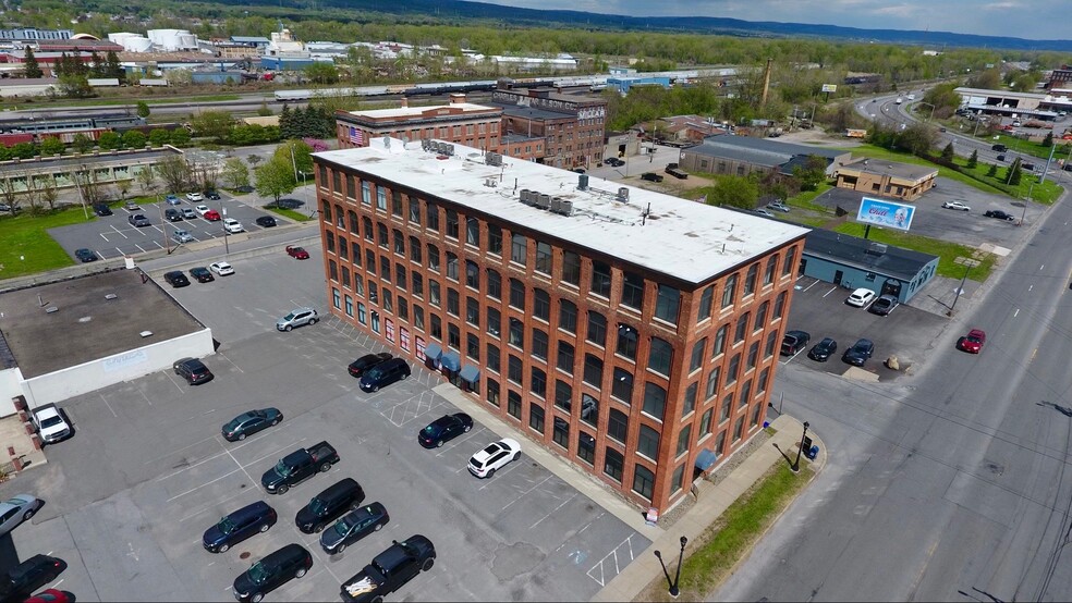 421 Broad St, Utica, NY for lease - Building Photo - Image 1 of 5