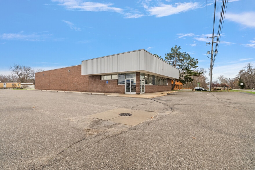 10767 E Carson City Rd, Carson City, MI for lease - Building Photo - Image 1 of 5