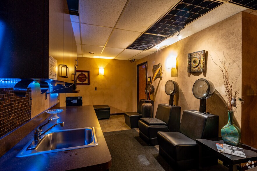 27730 Franklin Rd, Southfield, MI à vendre - Photo intérieure - Image 2 de 8