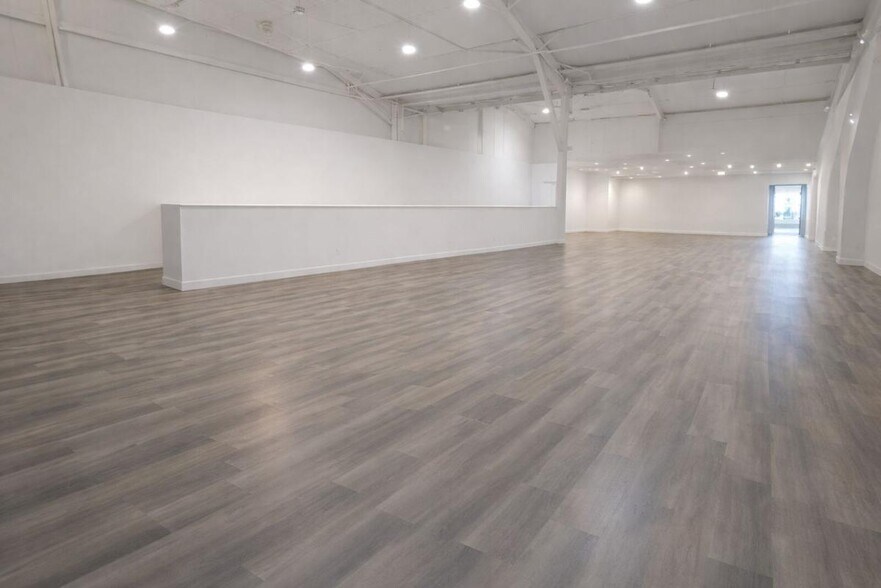 Flex dans Saint-Jory à louer - Photo du bâtiment - Image 2 de 25