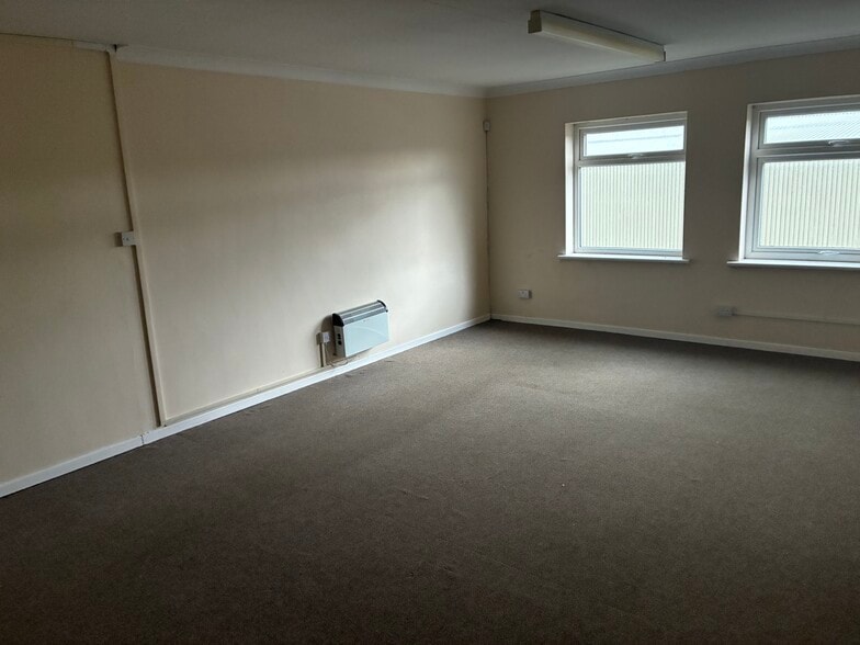 Unit 18A County Rd, Brackley for lease - Building Photo - Image 3 of 7