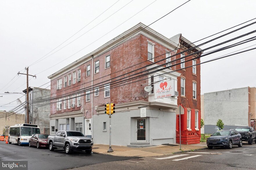1633 W Oxford St, Philadelphia, PA for lease - Building Photo - Image 2 of 10