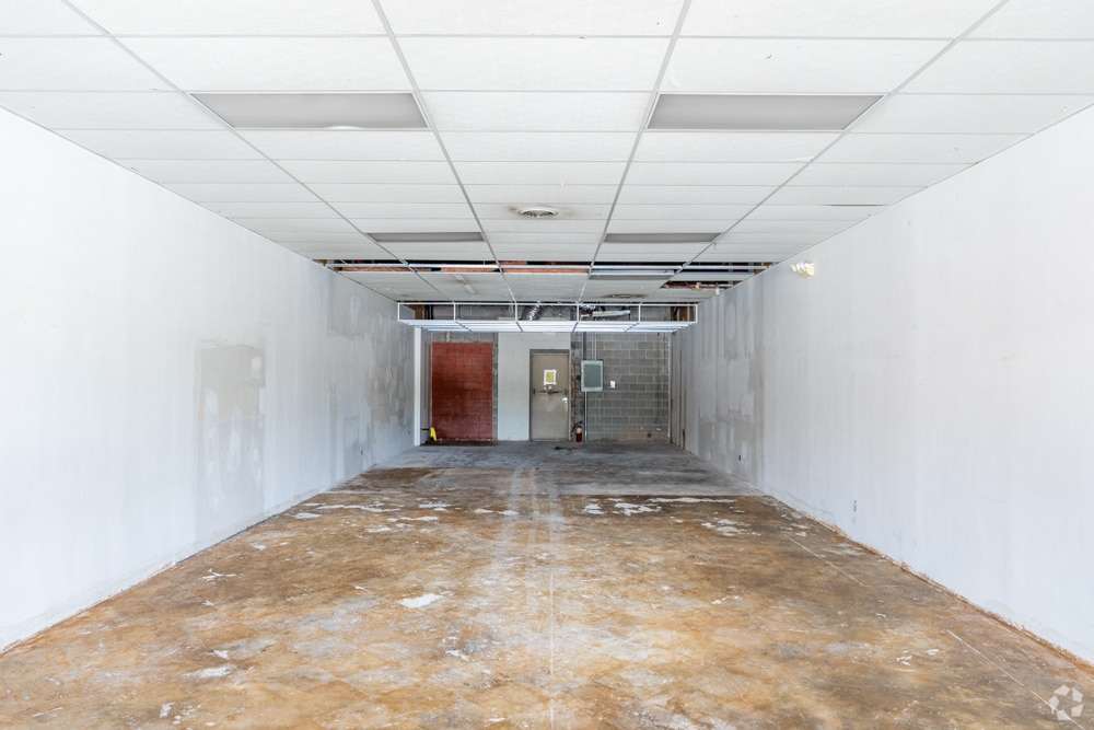 7702-7760 Spalding Dr, Norcross, GA à louer Photo intérieure- Image 1 de 2