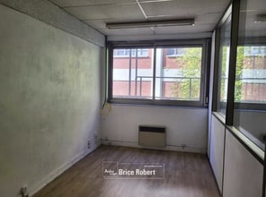 24 Avenue Joannès Masset, Lyon for lease Interior Photo- Image 2 of 2