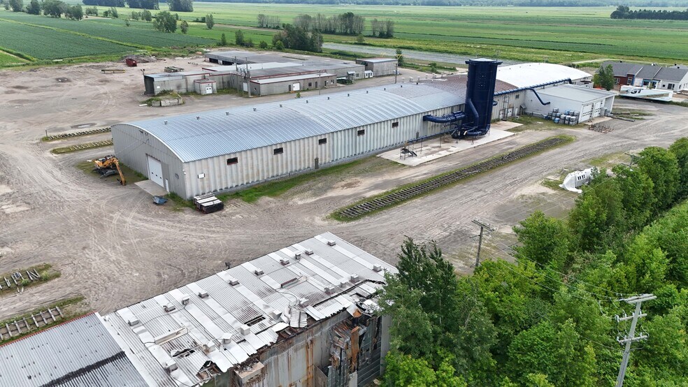 50 10e Av, Louiseville, QC à louer - Photo du bâtiment - Image 2 de 9
