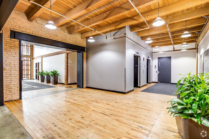 615 NE 1st Ave, Minneapolis, MN à louer - Photo intérieure - Image 3 de 14