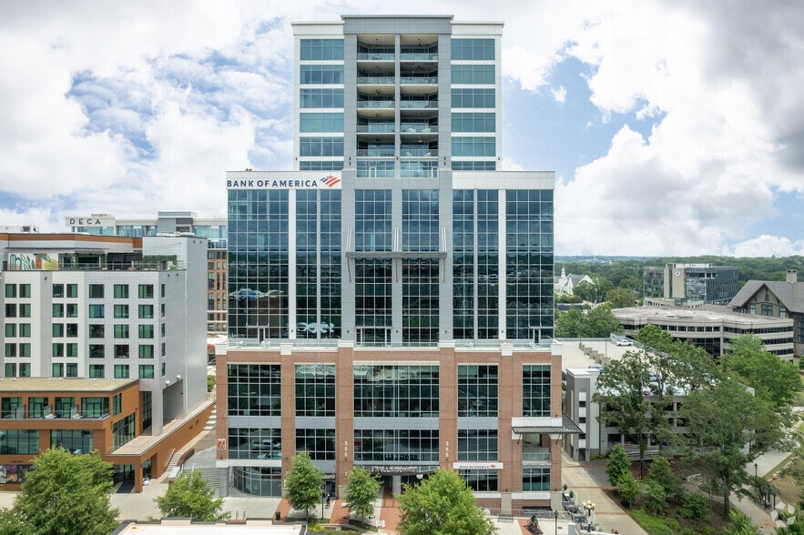 355 S Main St, Greenville, SC à louer - Photo du bâtiment - Image 2 de 28