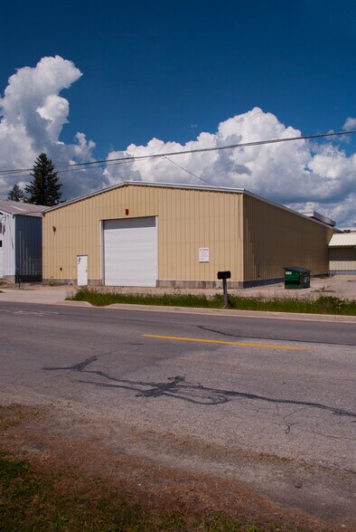 1308 Ontario St, Sandpoint, ID à louer - Photo du bâtiment - Image 2 de 23