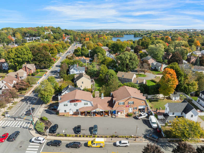 334 Pleasant St, Belmont, MA à vendre - Photo du b timent - Image 1 de 2