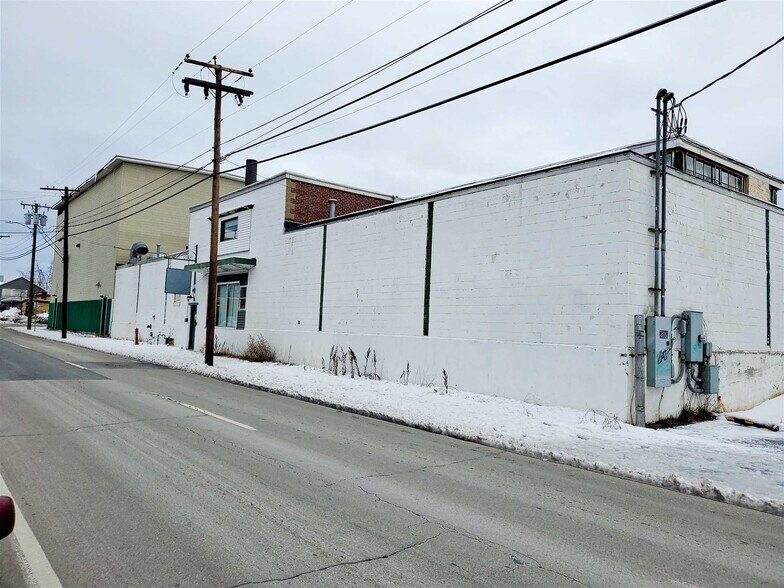 39 Beech St, Manchester, NH à louer - Photo du bâtiment - Image 2 de 3