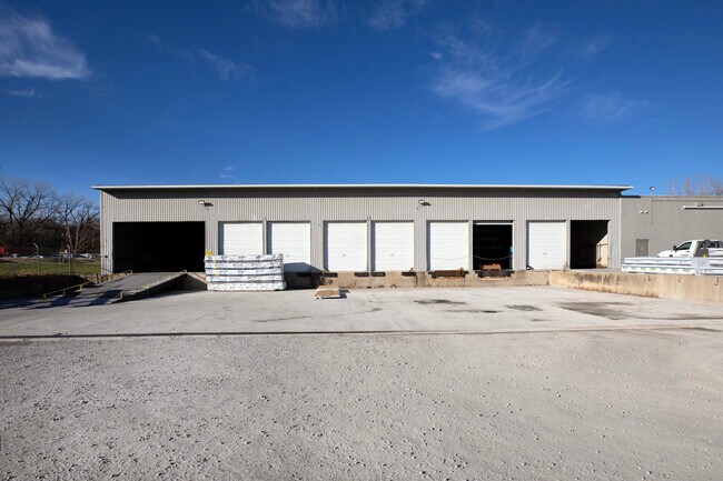 More details for 2727 Roe Ln, Kansas City, KS - Industrial for Lease
