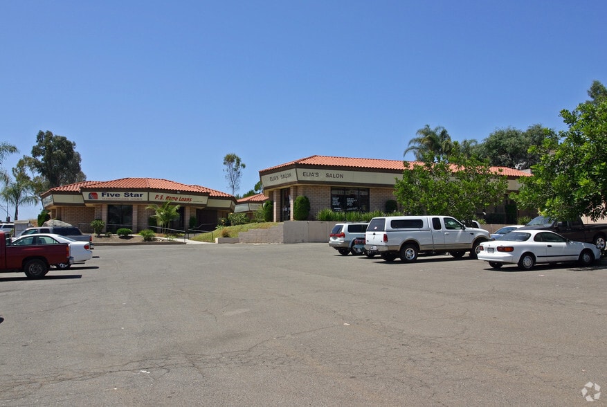 2210 E Vista Way, Vista, CA for lease - Primary Photo - Image 1 of 1