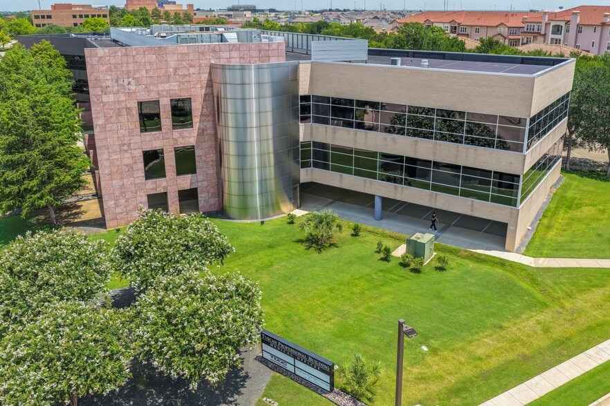 701 Tuscan Dr, Irving, TX for lease - Building Photo - Image 2 of 12
