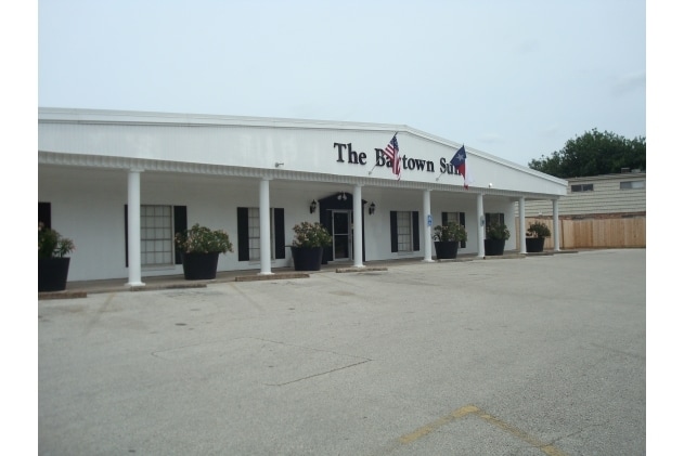 1301 Memorial Dr, Baytown, TX for sale - Primary Photo - Image 2 of 19